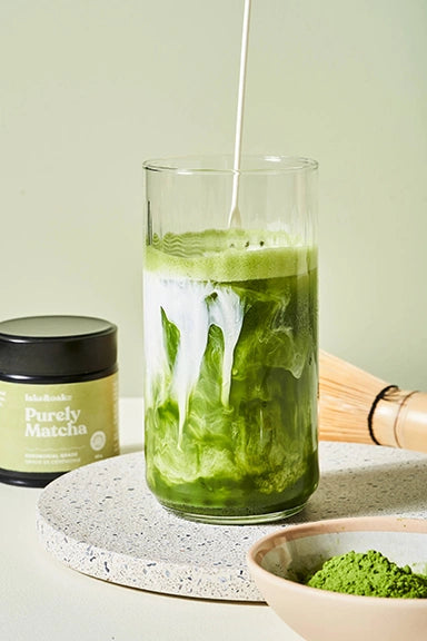 Lake_and_Oak_Ceremonial_Matcha_mixed_latte_whisk_and_cup_jpg