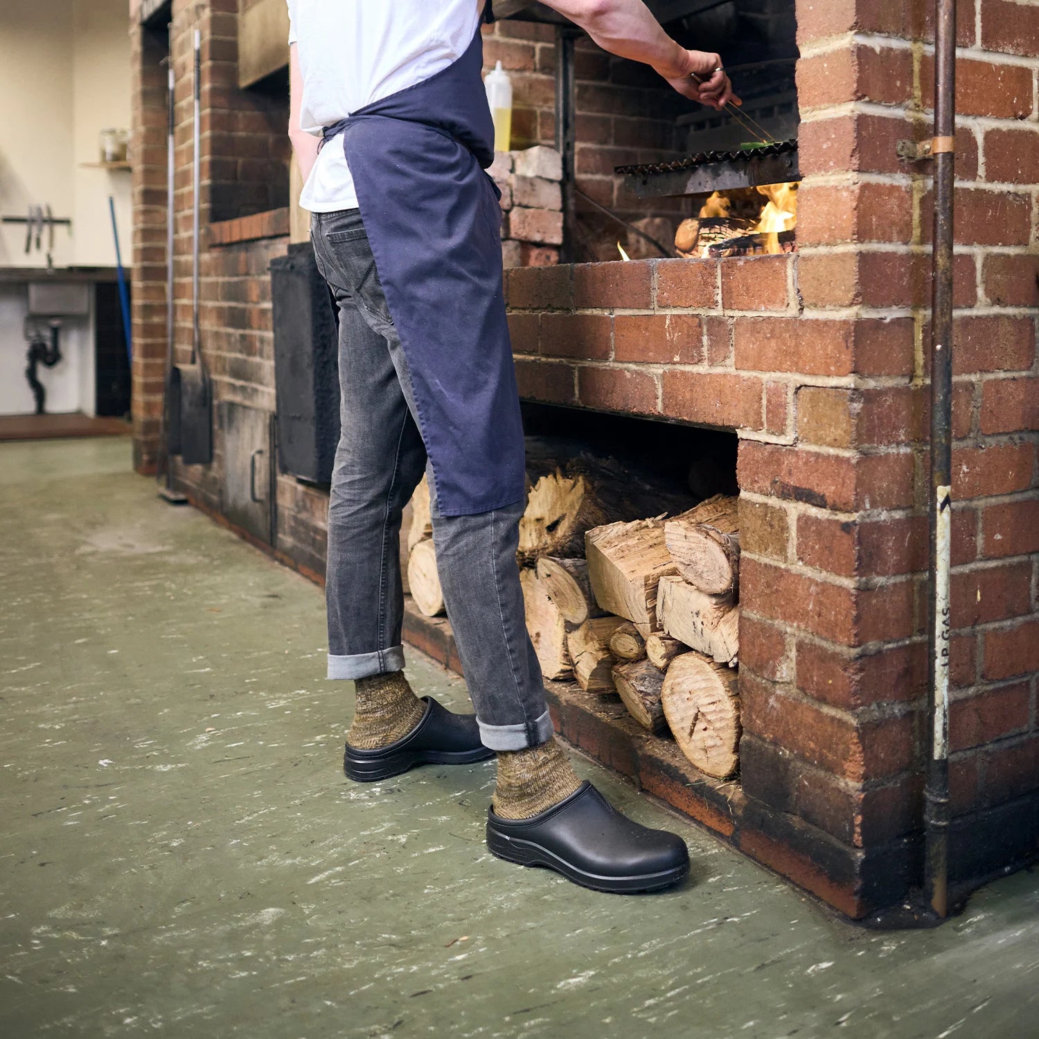 Blundstone boot #2381 All-Terrain Clog Black bbq cooking