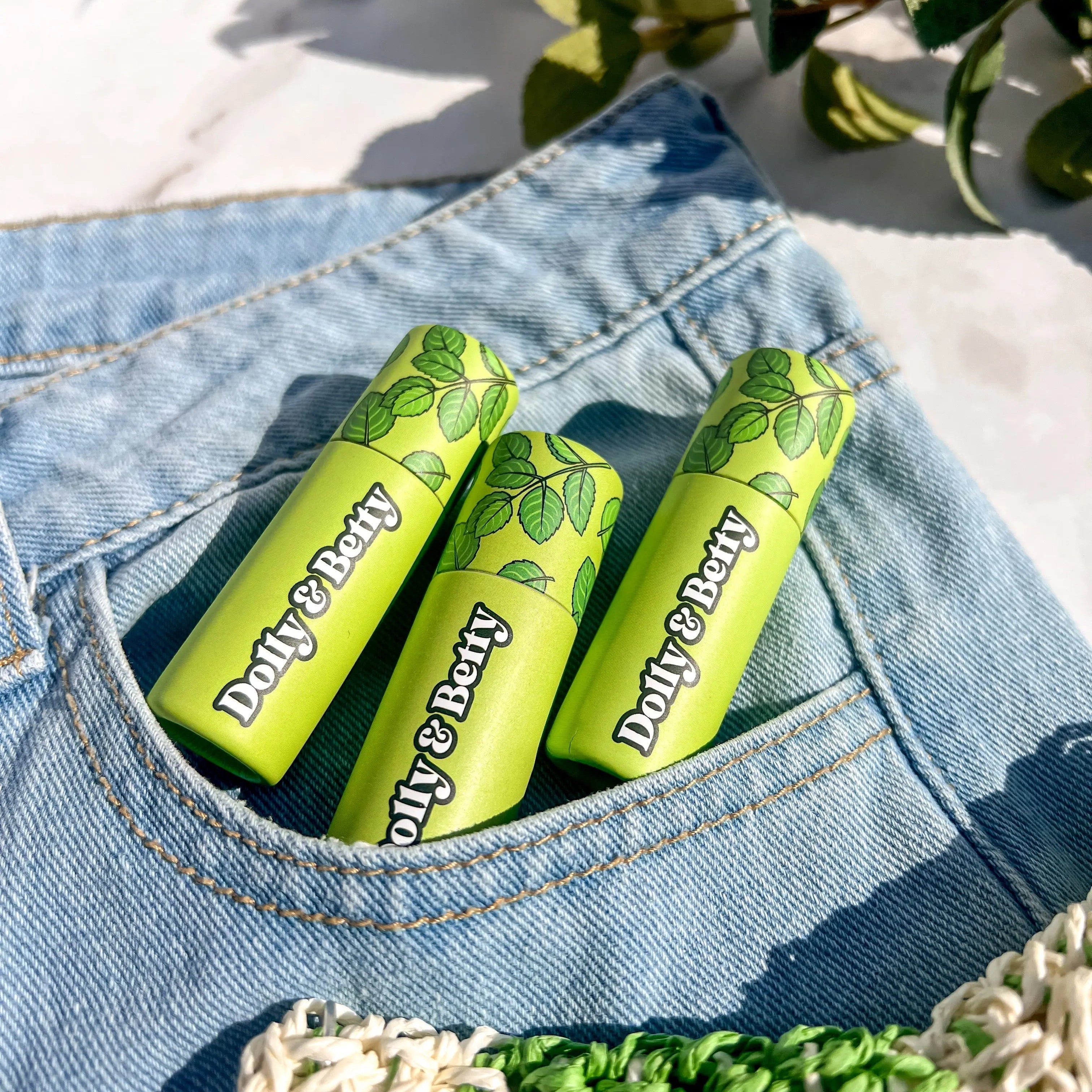  Dolly and Betty — a Quebec-based brand crafting natural lip balms with simple, skin-loving ingredients. Each lip balm is made with beeswax, coconut oil, jojoba seed oil, and Vitamin E for deep, long-lasting moisture. 