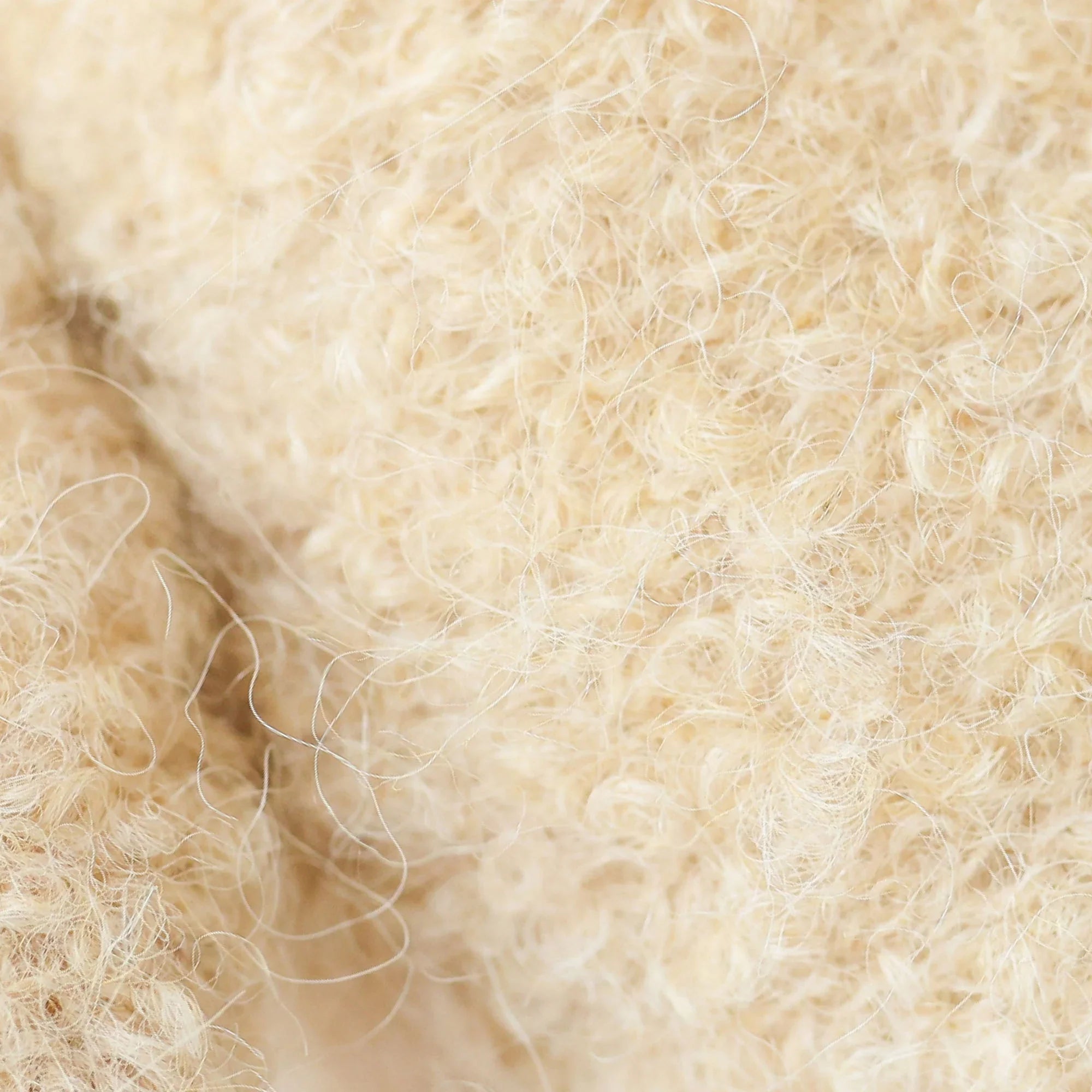 Wild Baby Bouclé Baby Bear – Honey – Alpaca Yarn Texture Detail