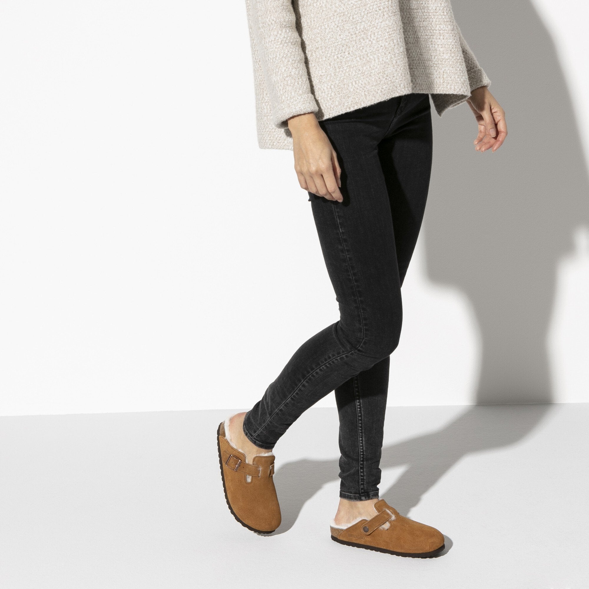 Birkenstock shoes Birkenstock Boston Shearling Suede Leather Mink woman walking