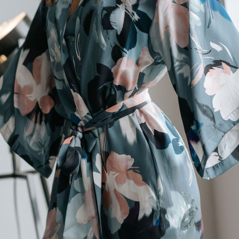 Silver Lining Short Kimono Robe detail
