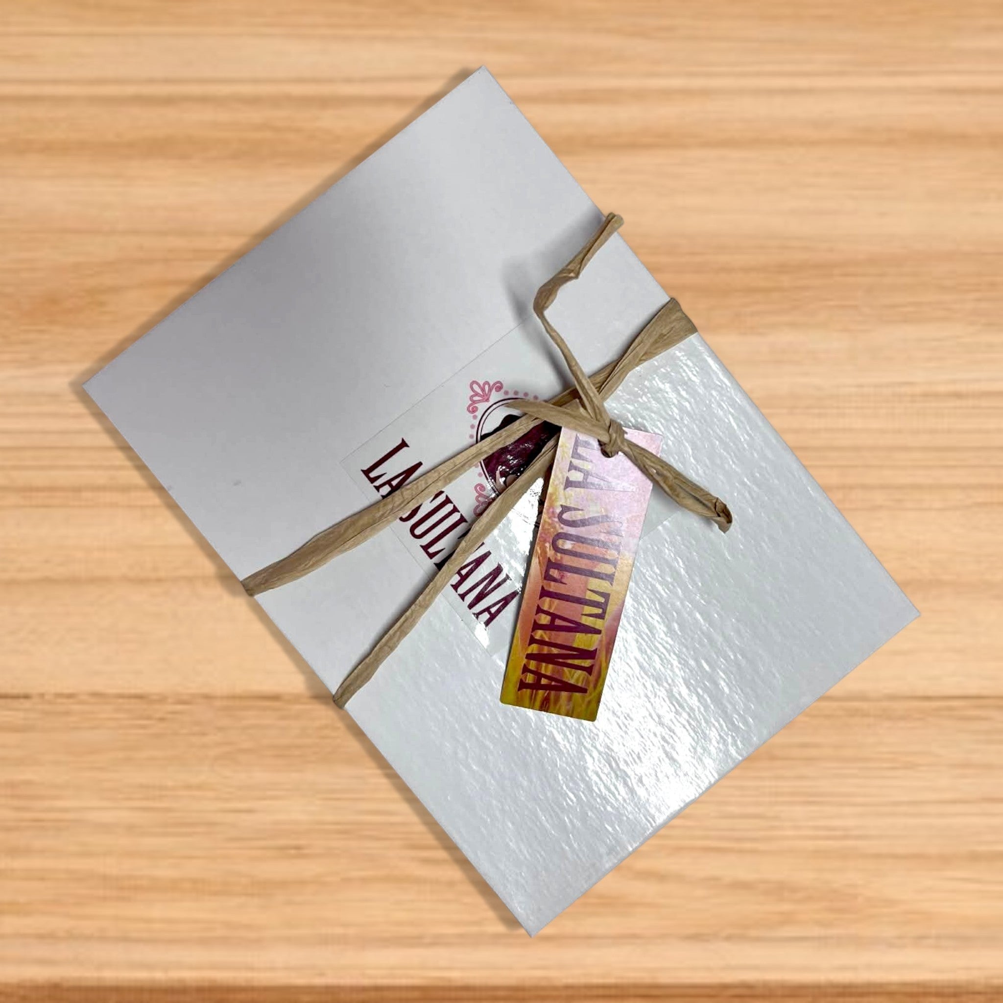 LUZ Mini Candle Gift Set – 6 Soy Candles | La Sultana Savonnerie gift box