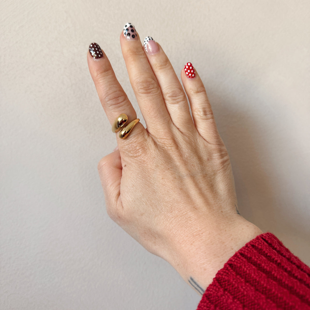 Open Ring – La Nocerra, Gold-Plated Stainless Steel | HoraceJewelry hand with manicure