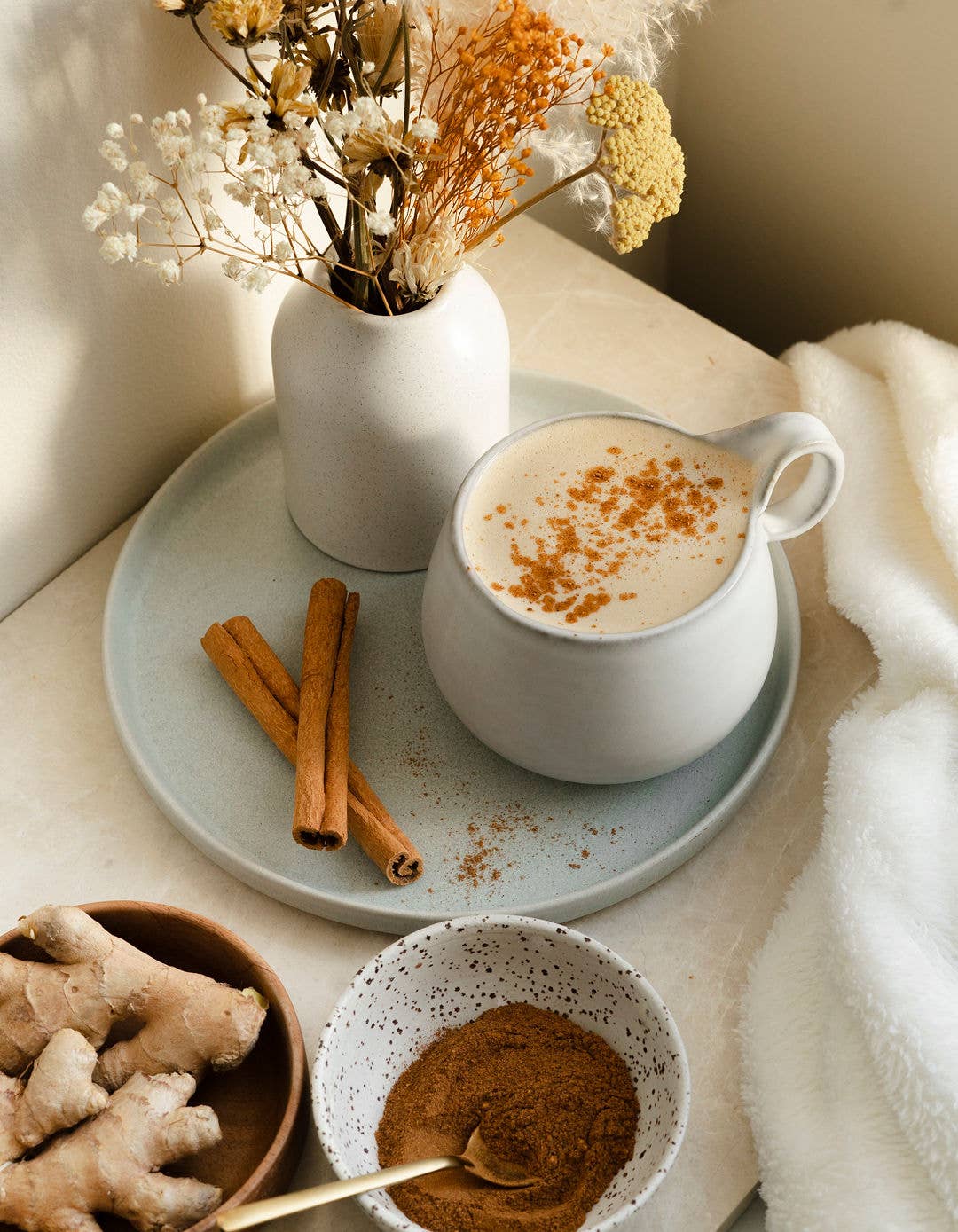 Supercharge your self-care with delicious health-promoting lattes, smoothies, tonics, elixirs, and even snacks that will hit the spot any time of day