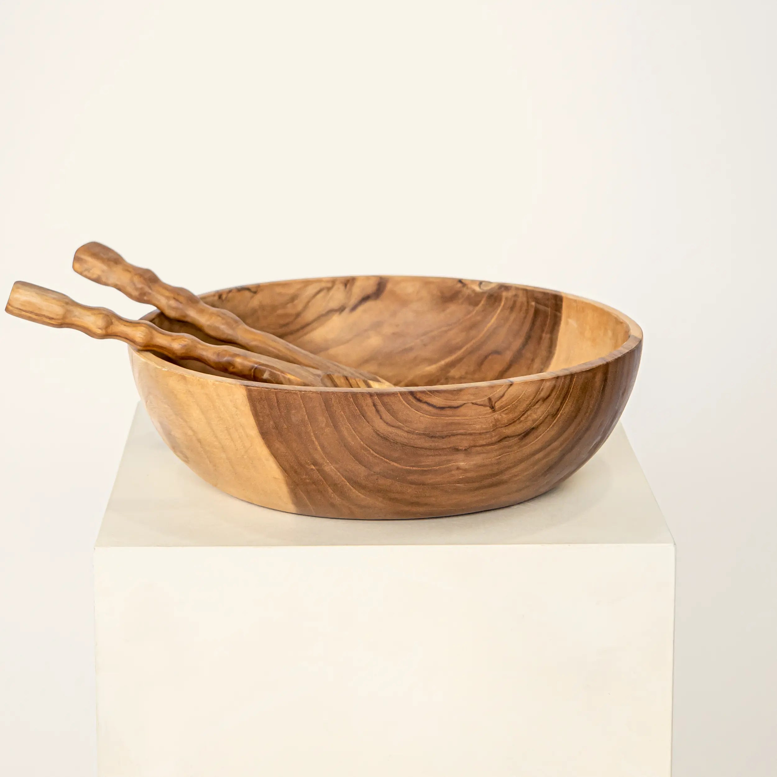 Teak wood salad bowl by Crusoë