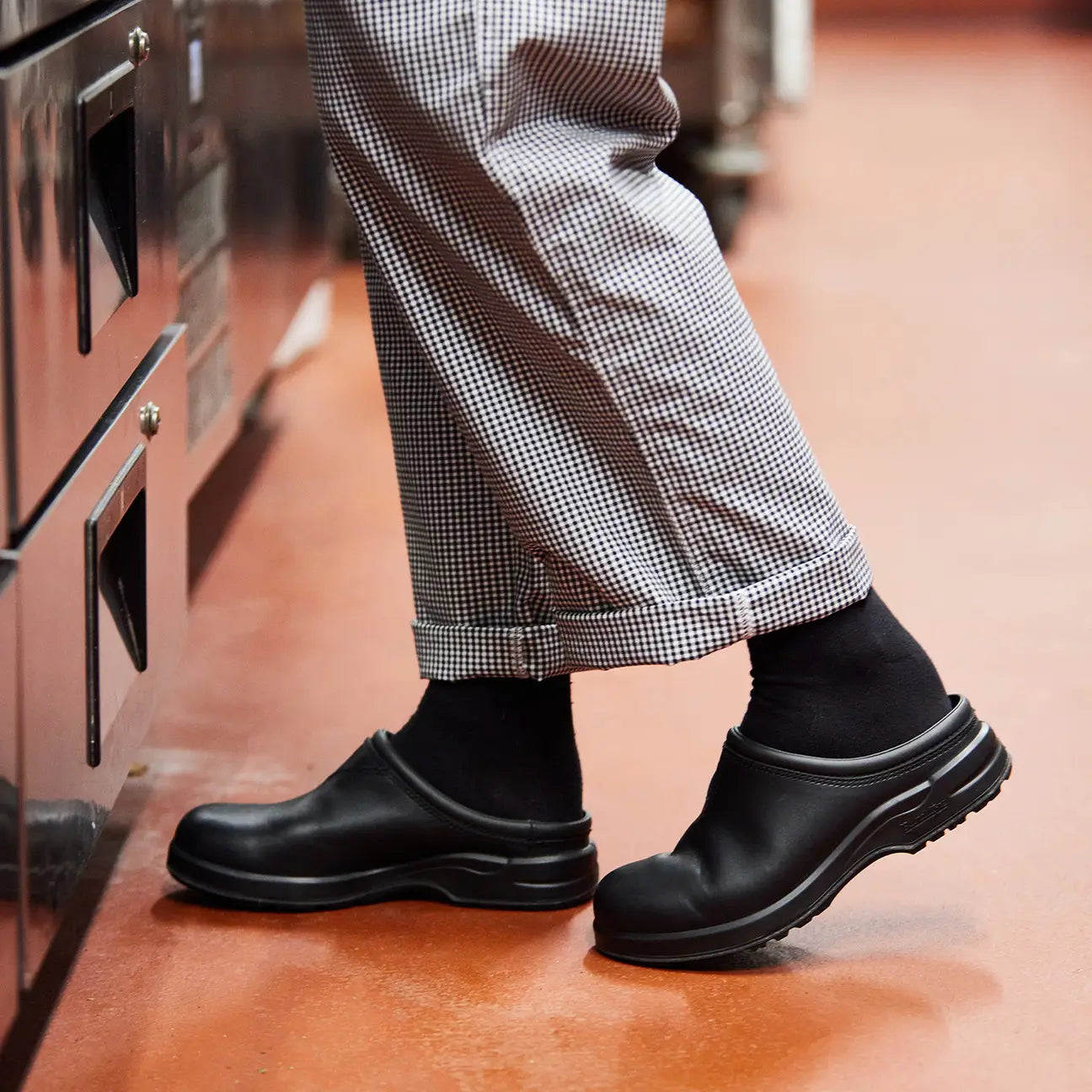 Blundstone boot  #2381 All-Terrain Clog Black cooking