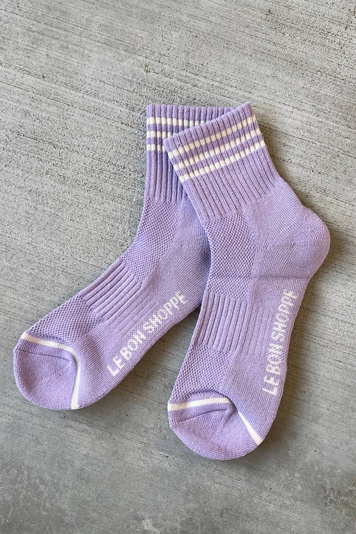 Classically ribbed, perfect height, breathable cotton blend yarn in soft iris purple