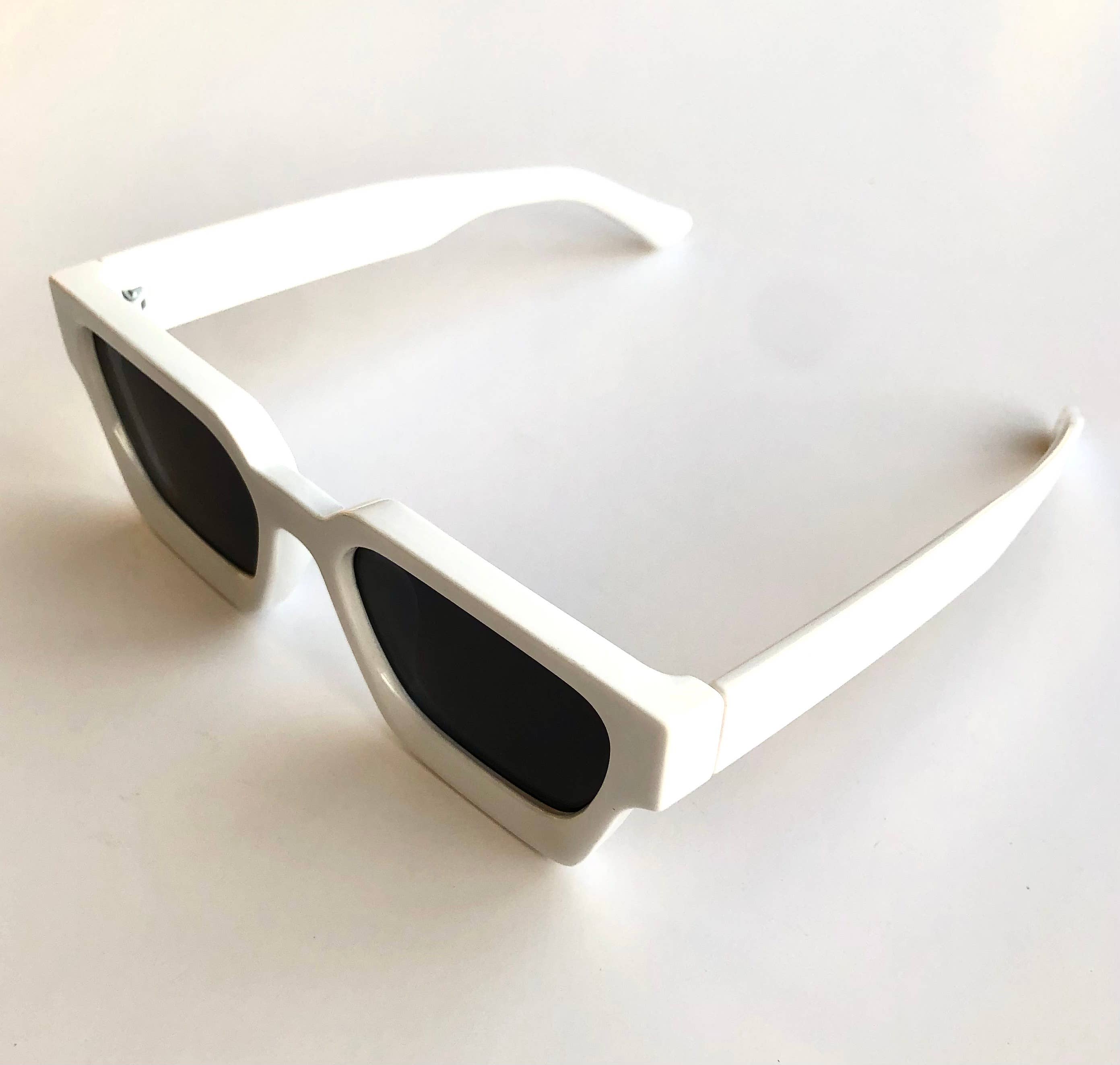 iconic mi Adult sunglasses rectangle chunky frame: White