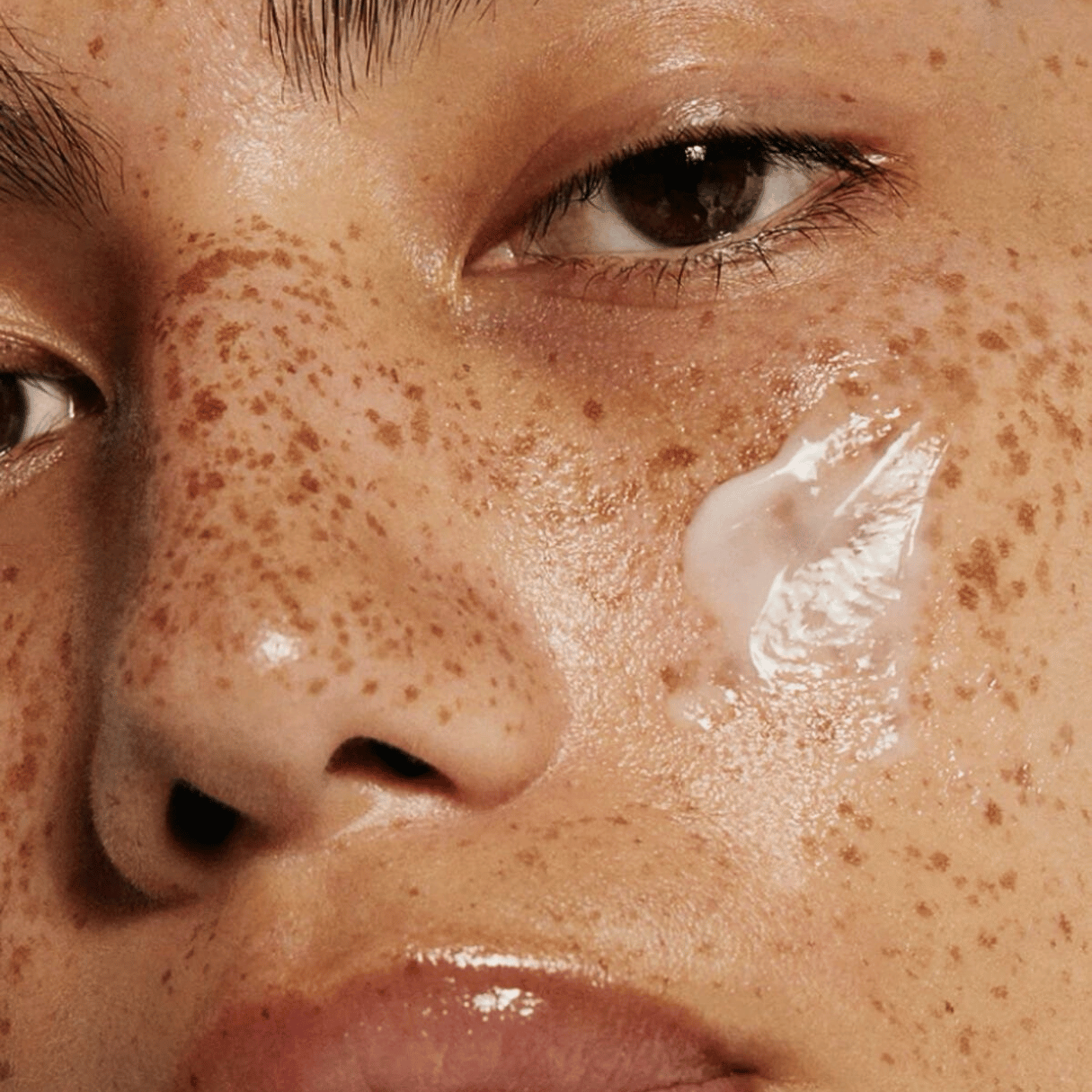 LISA NOTO Moringa Base facial primer face