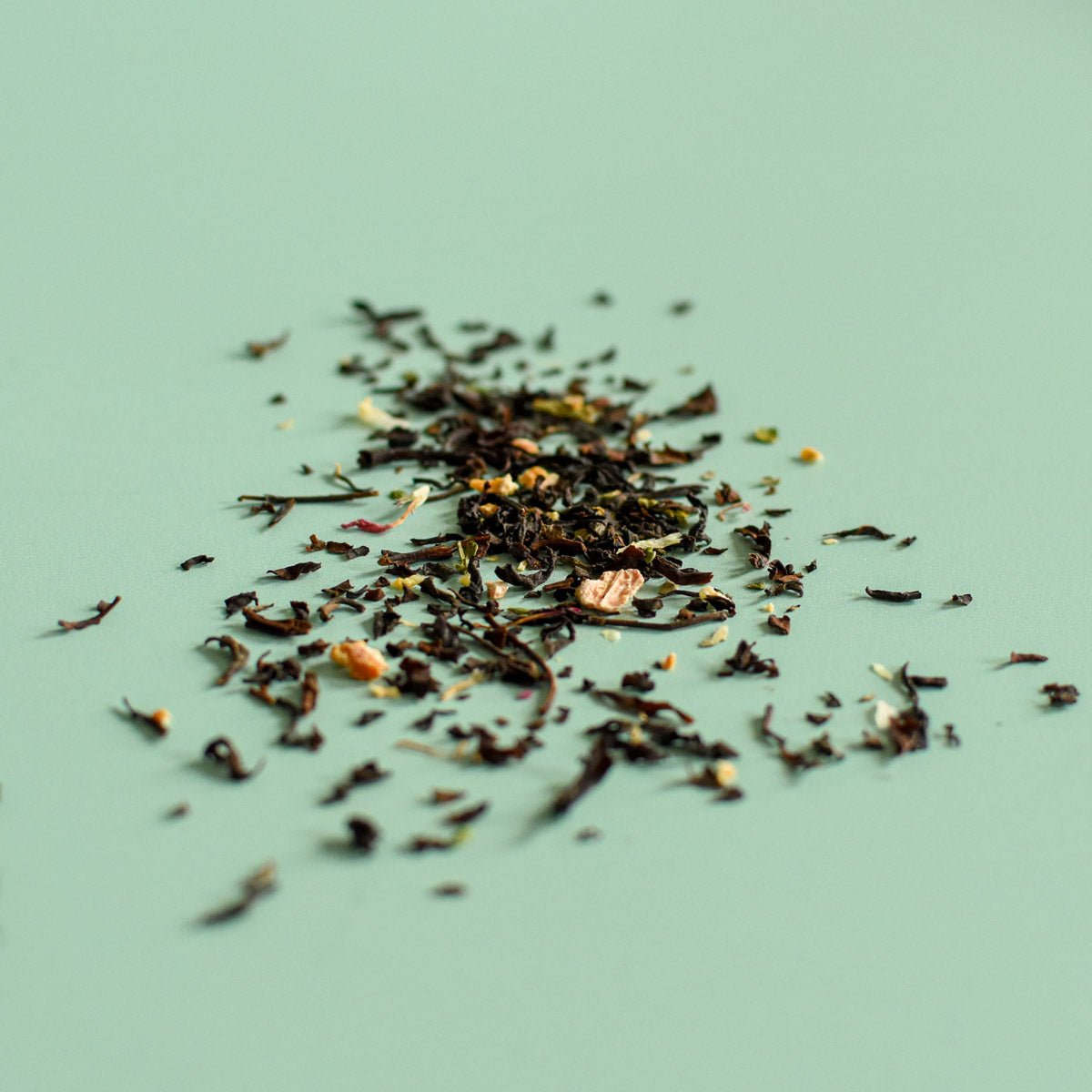 Dried tea leaves Floèm Earl Grey Black Tea – Lemon, Wild Bergamot & Thuya 